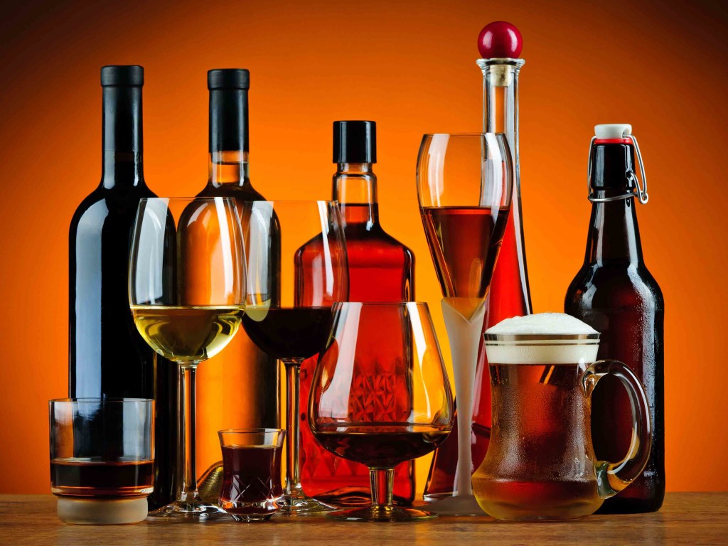 Госрегулирование цен на спирт и алкоголь гарантирует теневому сектору стабильные доходы &#8212; эксперт