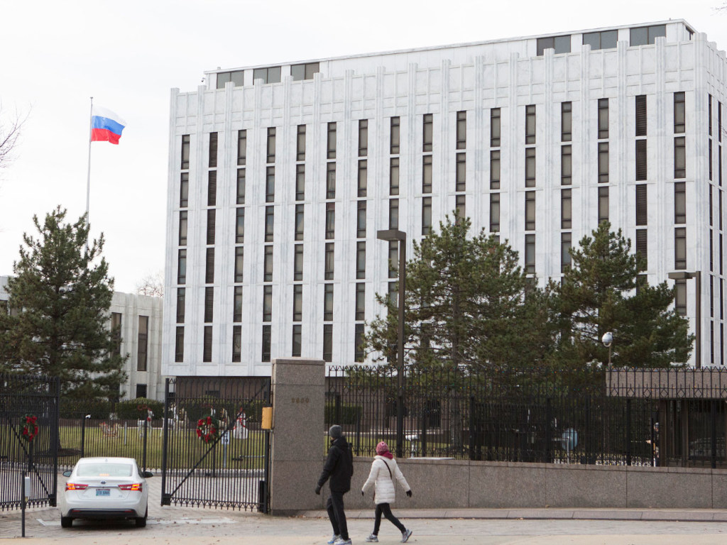 Именем Бориса Немцова названа площадь в Вашингтоне, где стоит посольство России