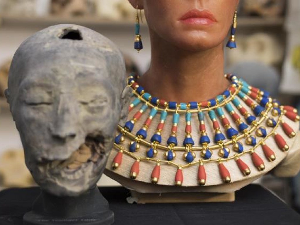 Исследователи воссоздали внешность женской мумии из саркофага фараона Аменхотепа II (ФОТО)