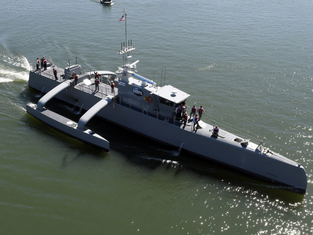 ВМФ США получил самый большой в мире беспилотный корабль (ВИДЕО)