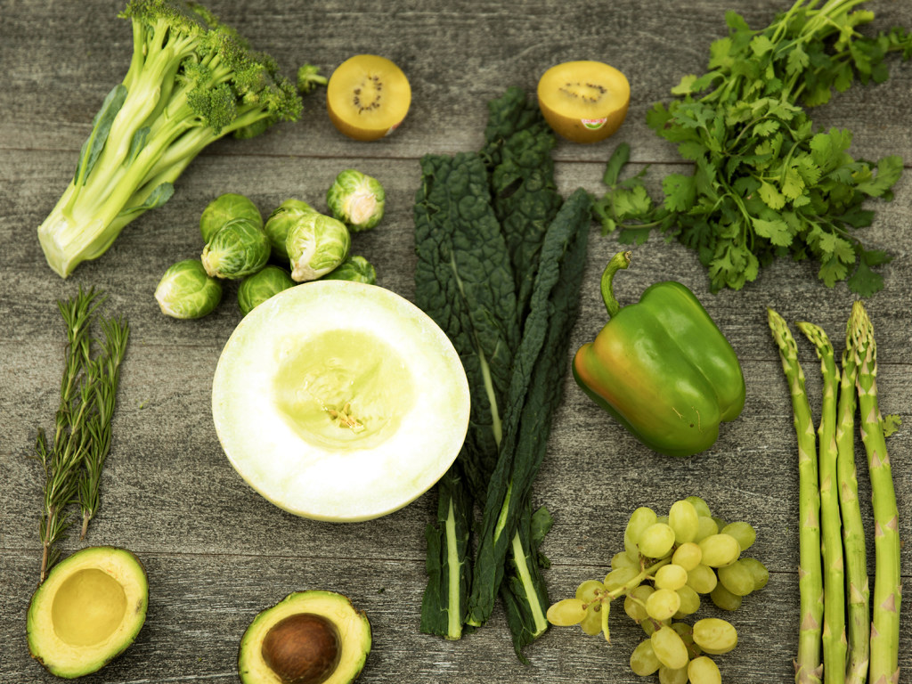 Овощи и фрукты зеленого цвета способствуют похудению &#8212; врач