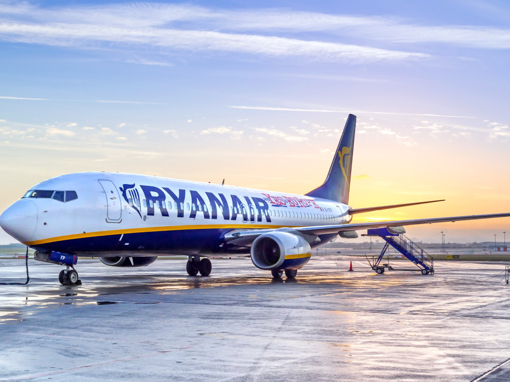 Омелян назвал дату старта работы Ryanair в Украине