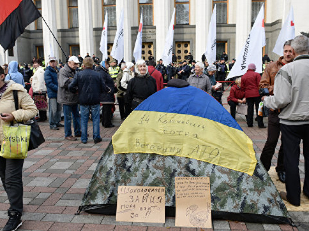 Власть может снести палаточный городок возле Рады в Киеве – политолог