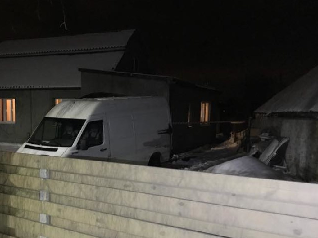 Граната взорвалась в жилом доме в Киевской области, трое пострадавших (ФОТО, ВИДЕО)