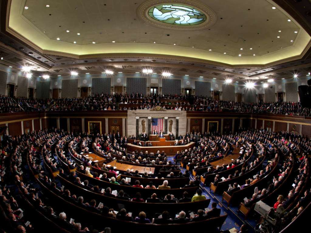 В сенате США внесли проект резолюции о новых санкциях против РФ