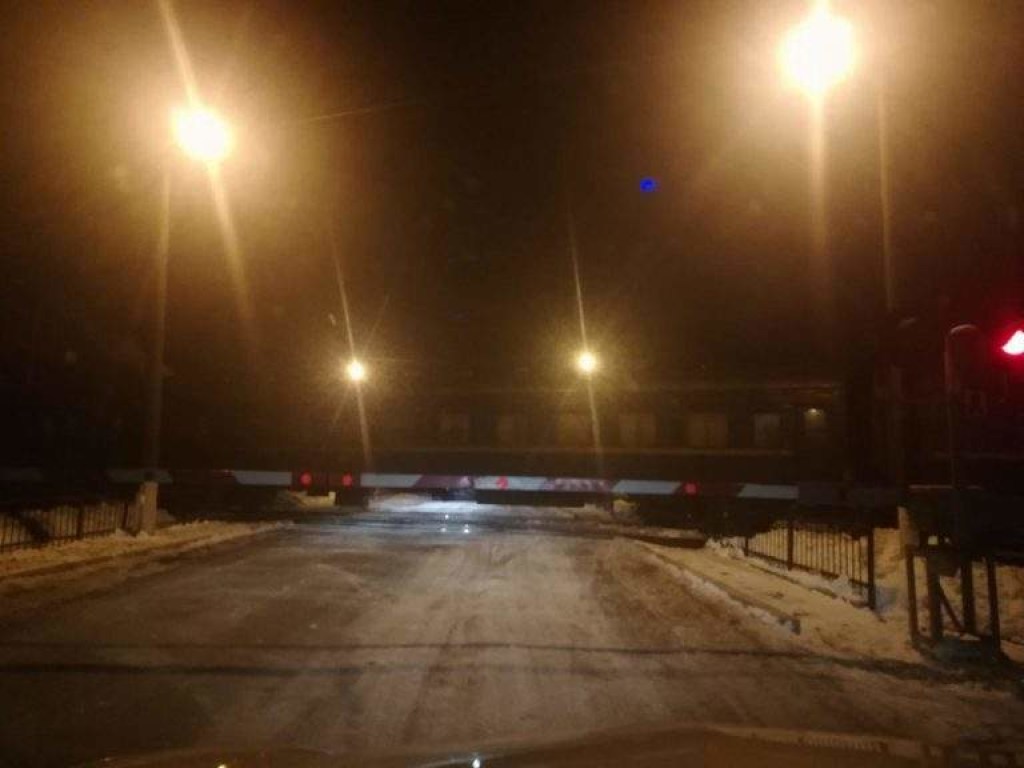 В Тернопольской области автомобиль «Ланос» столкнулся с поездом  (ФОТО)