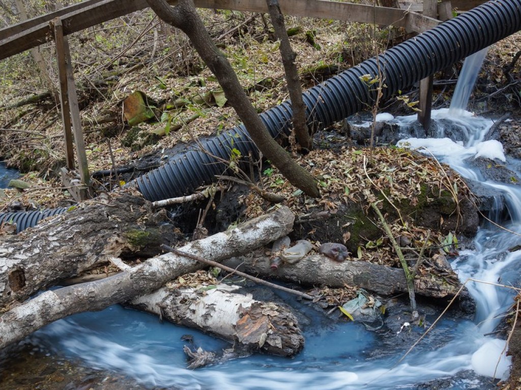Химические отходы загрязнили воду и землю в Украине &#8212; эксперт
