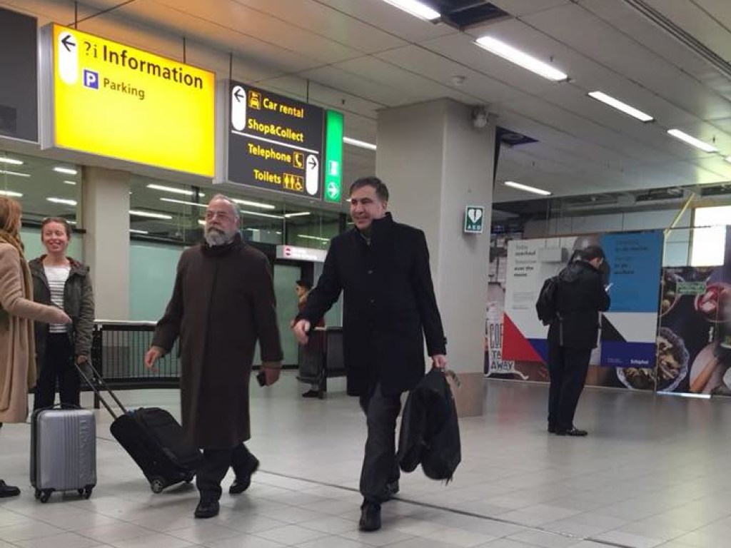Саакашвили заметили в аэропорту Амстердама (ФОТО)