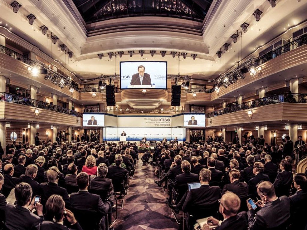 Мюнхенская конференция: Миротворцы прибудут после смены власти