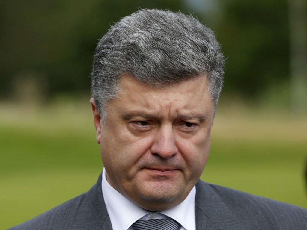 Госизмена Януковича: Прокурор рассказал, когда допросят Порошенко