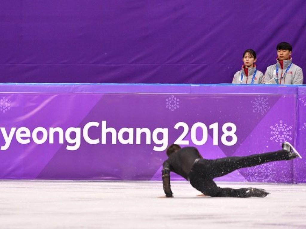 На Олимпиаде украинский фигурист Ярослав Паниот во время выполнения элемента рухнул на лед (ФОТО)