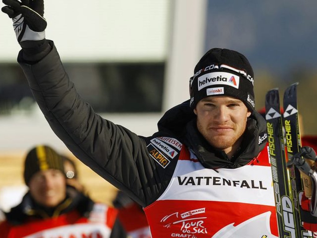Швейцарский лыжник Колонья выиграл «золото» на дистанции в 15 километров с раздельным стартом