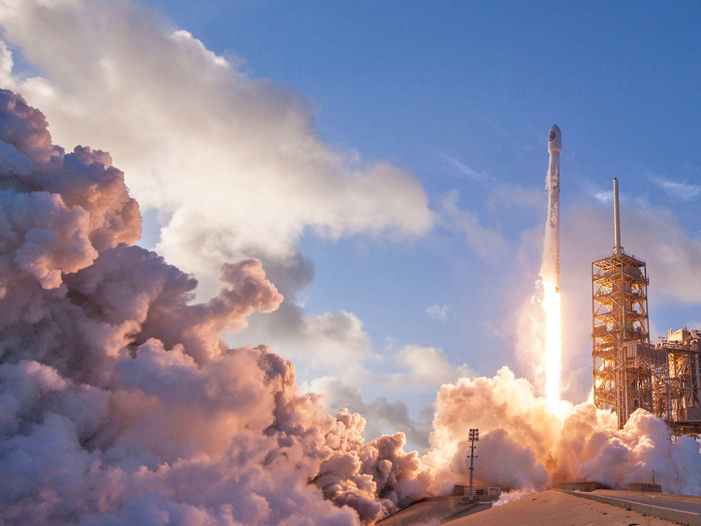 В SpaceX отложили запуск спутников для раздачи интернета