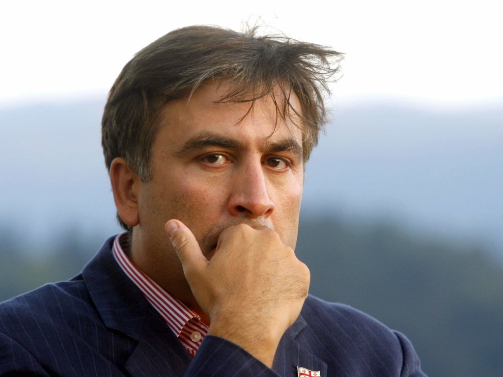 В партии Саакашвили достаточно много людей, которые хотели бы занять его место – политолог