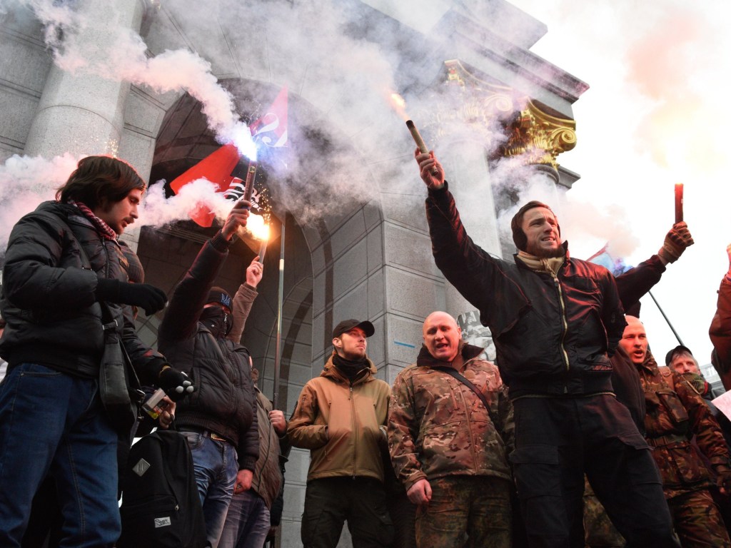«Украинский выбор»: Власть действует заодно с радикалами