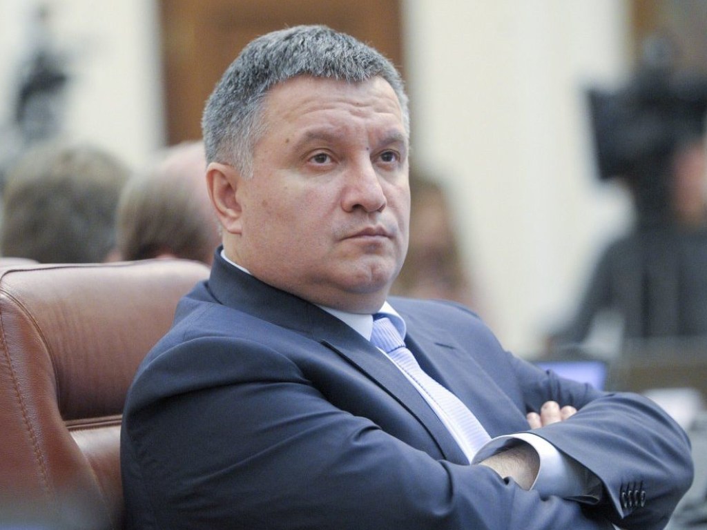 Аваков призывал Кабмин отменить охрану судов полицией и Нацгвардией