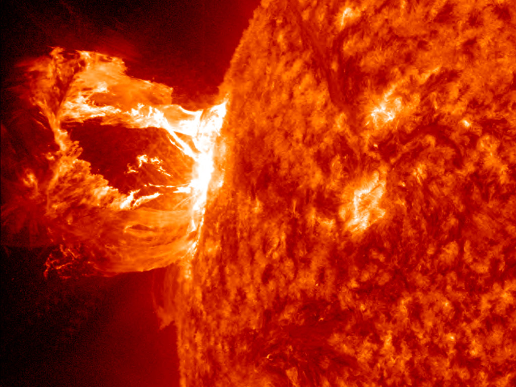 NASA зафиксировали новую вспышку на Солнце (ВИДЕО)