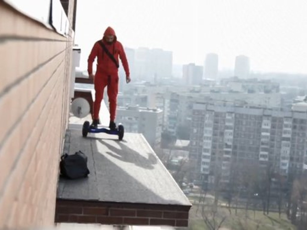 Краснодарский экстремал прокатился на гироскутере по крышам домов (ФОТО, ВИДЕО)