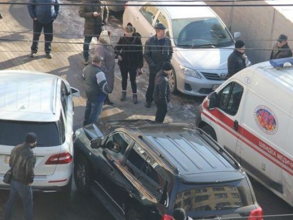 В Виннице столкнулись два элитных джипа: водители устроили рукопашный бой (ФОТО)