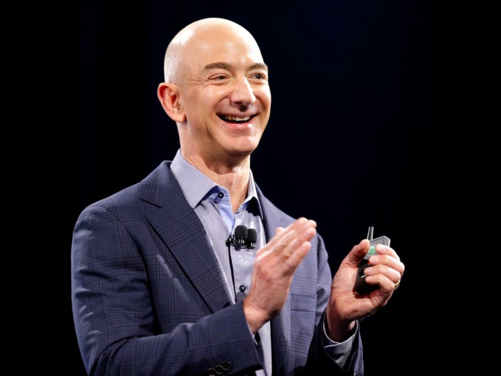 Глава Amazon разбогател на 1 миллиард долларов за день