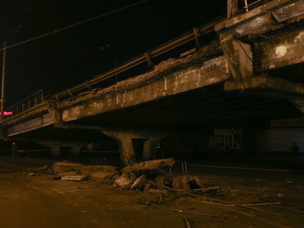 Киевские власти объявили тендер на реконструкцию Шулявского моста на 608 миллионов гривен  
