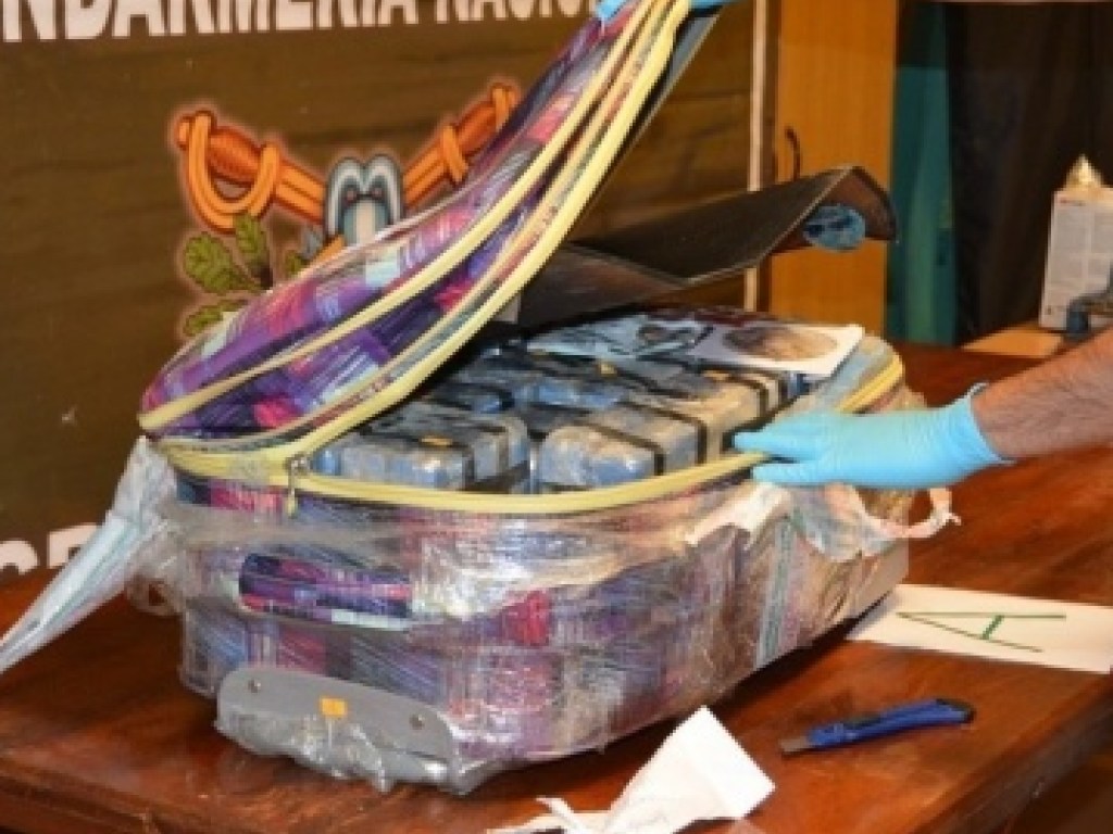 В посольстве России в Аргентине нашли 400 килограммов кокаина (ФОТО)