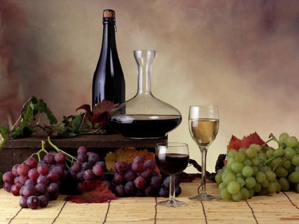 Врачи: Красное вино полезно для десен