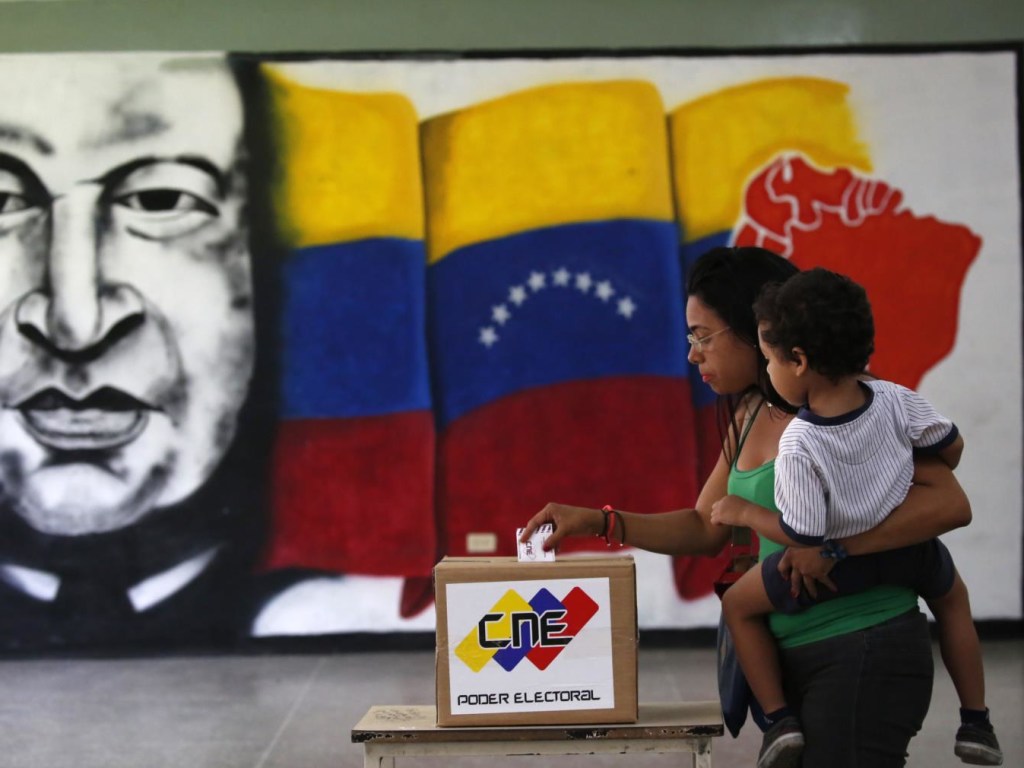 В Венесуэле возможно перенесут президентские выборы