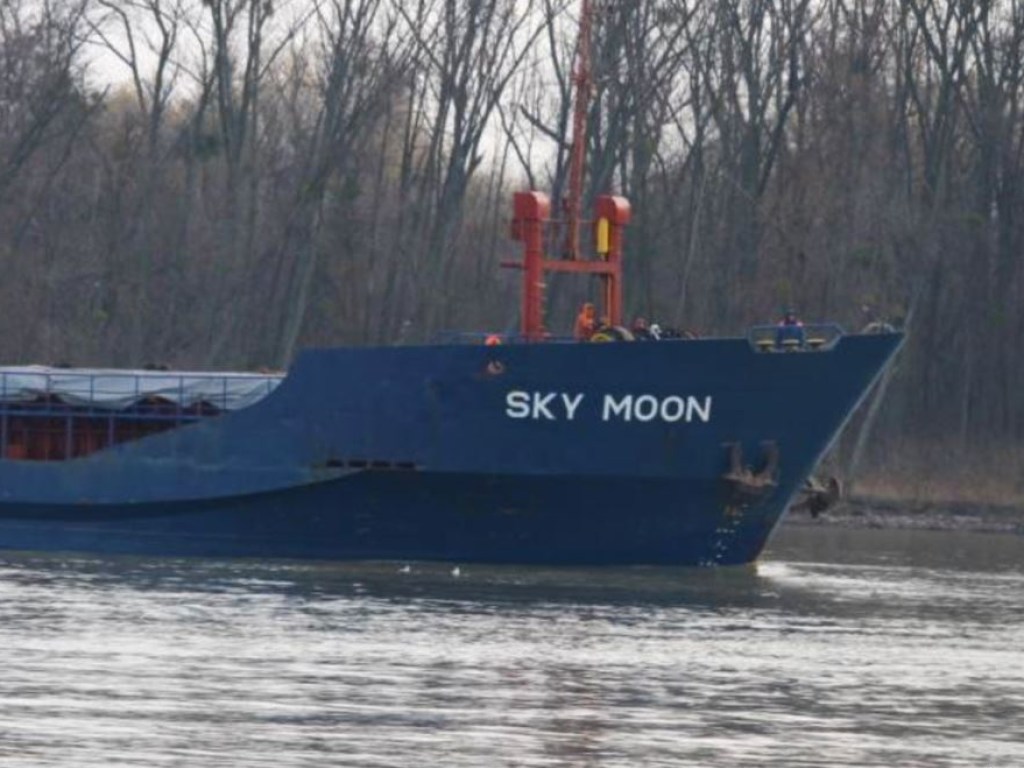 Конфискованное за заходы в Крым иностранное судно передадут армии
