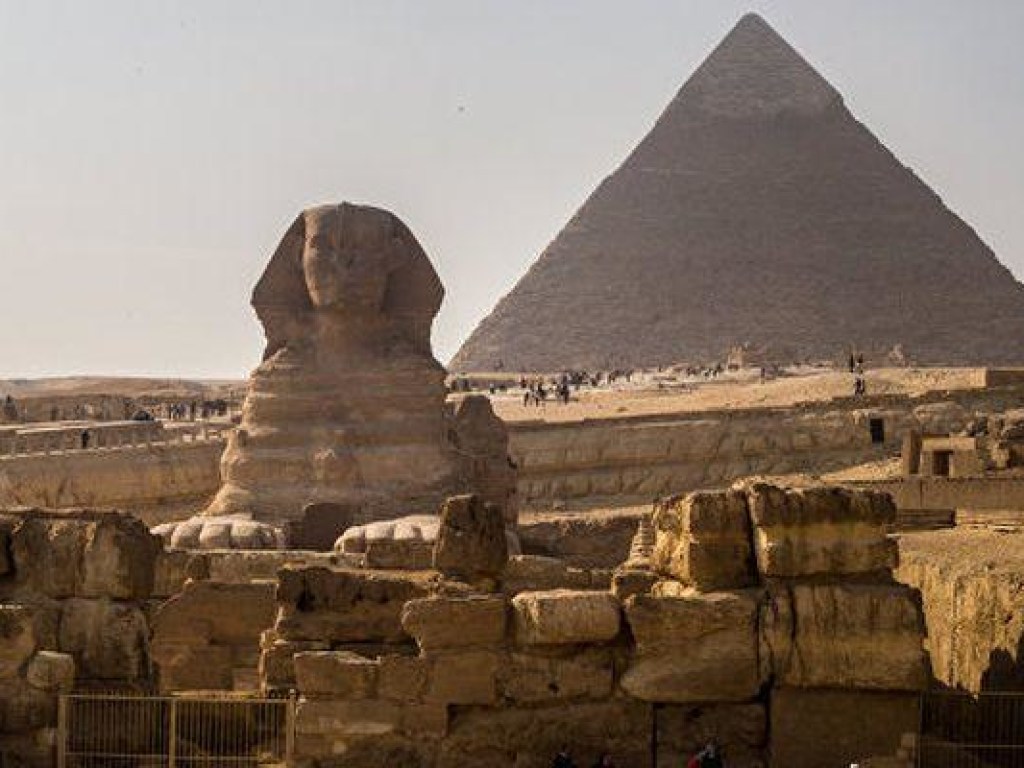 Археологи обнаружили древний храм с фрагментами уникальных скульптур в Египте