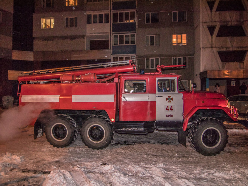 В Киеве на Теремках во время пожара обнаружили труп мужчины (ФОТО)