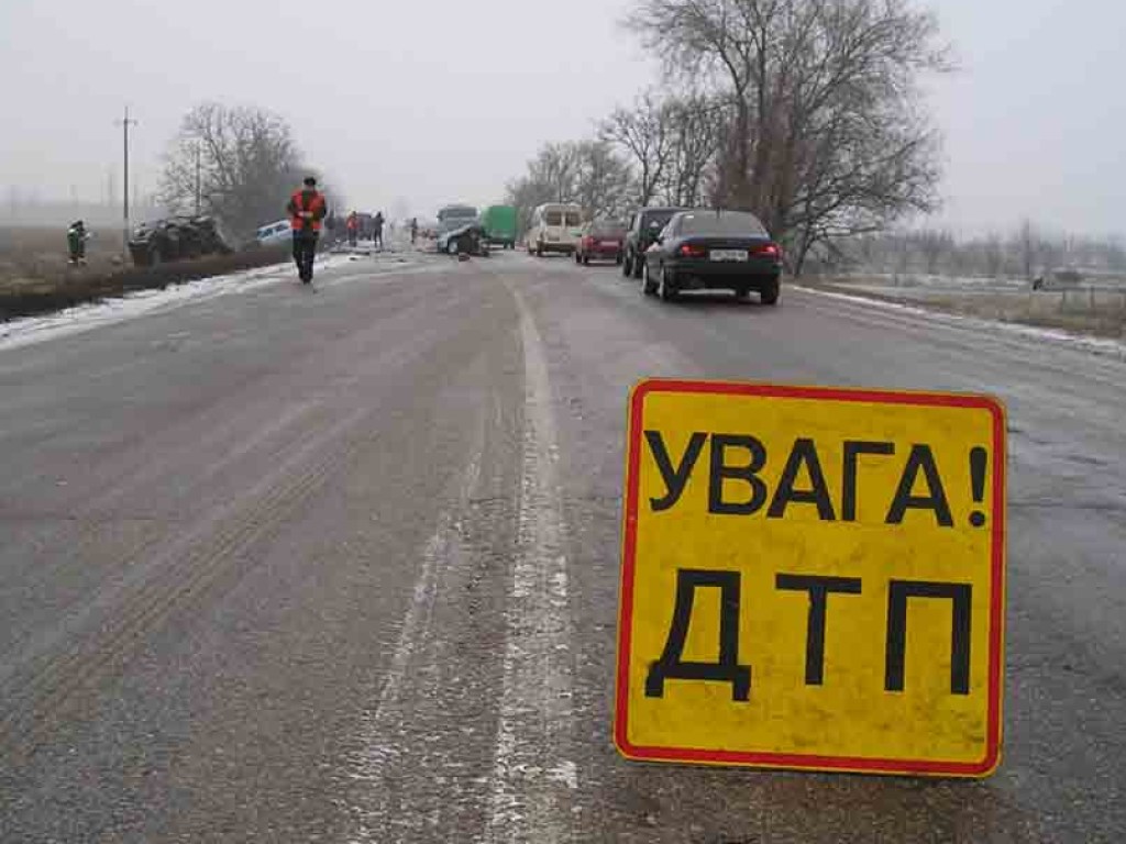 В Винницкой области  в результате лобового столкновения легковушек погиб человек