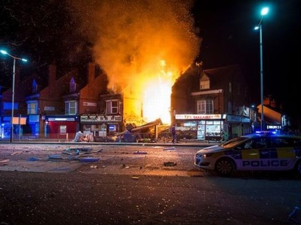 Взрыв в магазине в британском Лестере унес жизни четырех человек