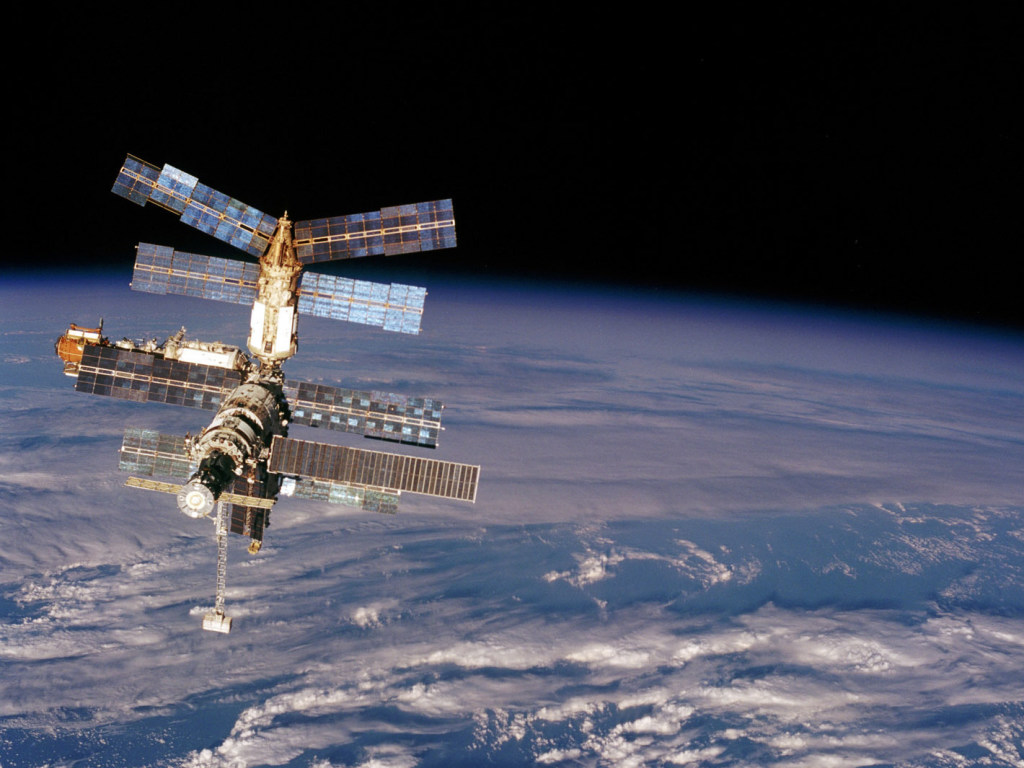 На Землю с Международной космической станции удачно прибыли три космонавта (ФОТО)