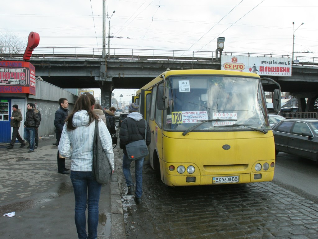 Киев без маршруток: когда исчезнут с дорог частники