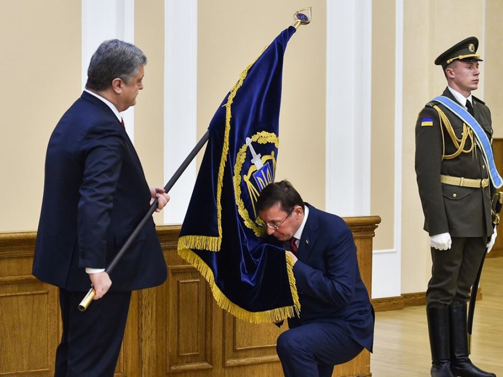 Президент ввел Луценко в состав Совета по вопросам судебной реформы