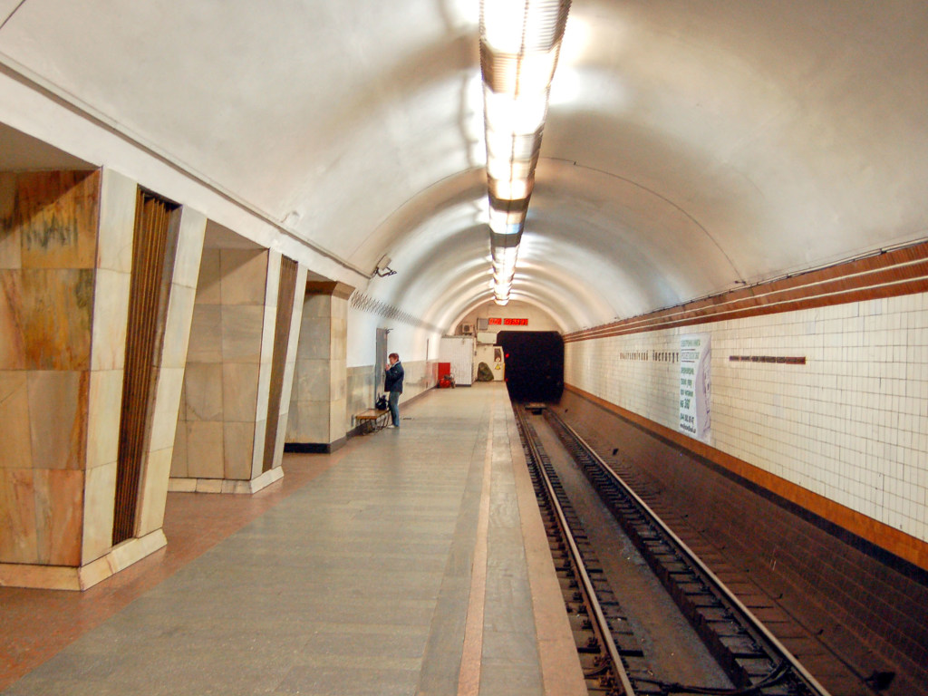 На станции метро «Политехнический институт» в Киеве умер мужчина
