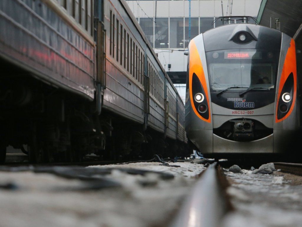 В «Укрзализныце» пообещали полноценное питание в поездах до конца месяца