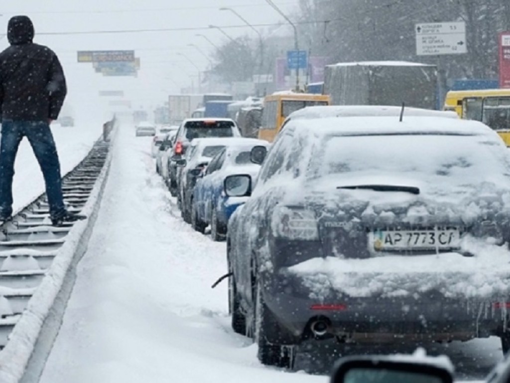 Тарифы на такси в Киеве резко выросли из-за снегопада