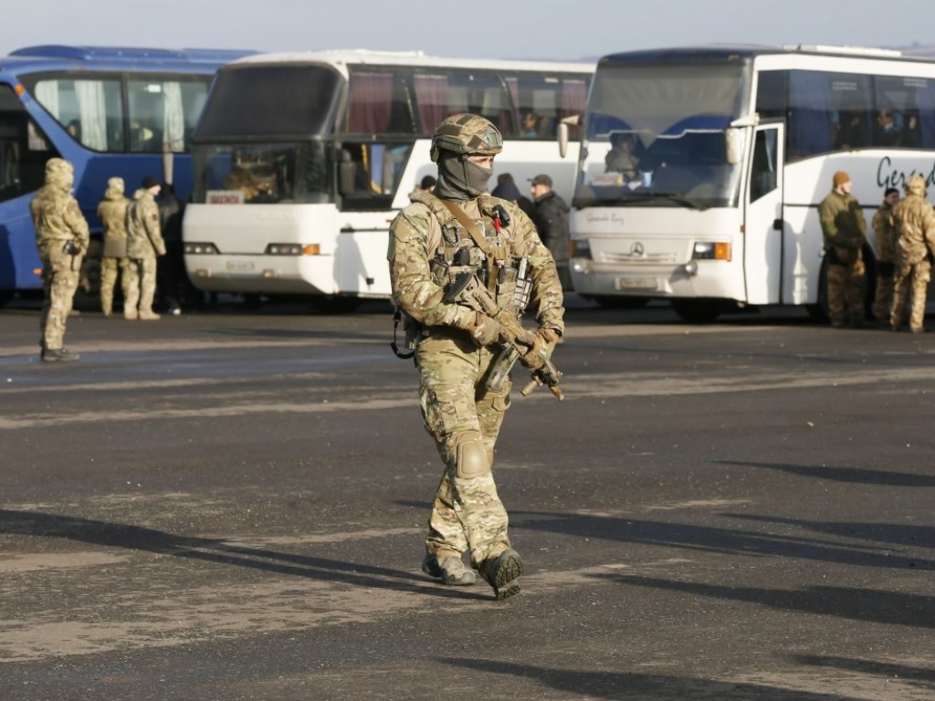 На Харьковщине прошел обмен в формате «2 на 2»: пограничников вернули из РФ в Украину (ФОТО)