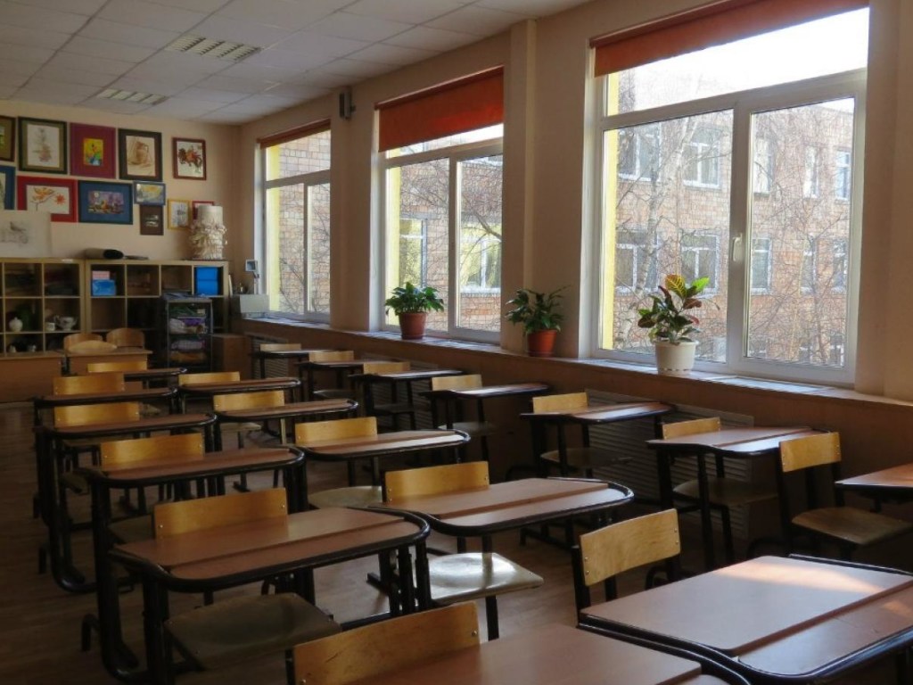 В Харьковской области и Днепре занятия в школах и вузах возобновятся 12 марта