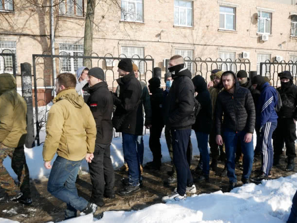 На выходе из Дарницкого суда Крысину устроили коридор позора (ФОТО, ВИДЕО) &#8212; ОБНОВЛЕНО