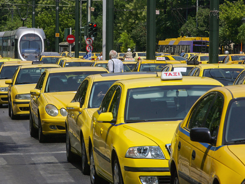 В Греции проходит забастовка таксистов и железнодорожников