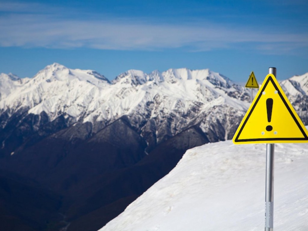 В горах Закарпатья сохраняется лавинная опасность