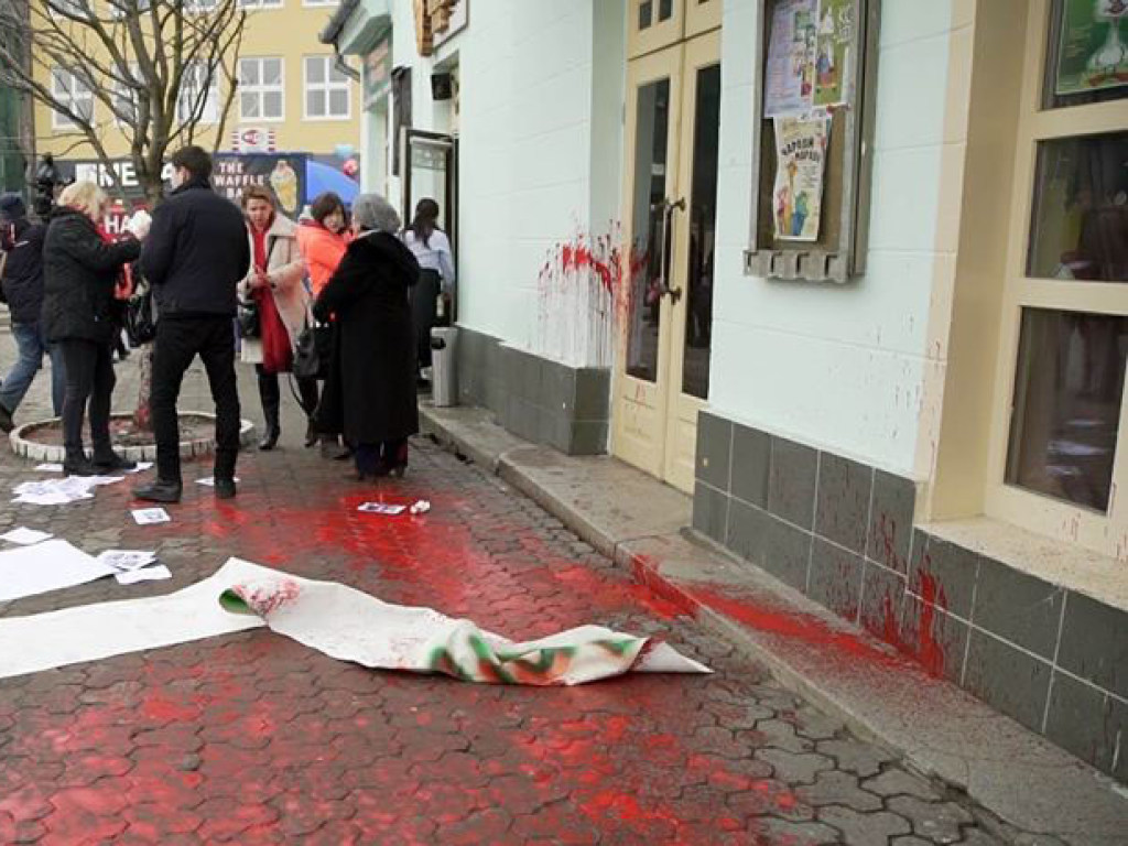 Акция радикалов в Ужгороде показала, что тема прав женщин не потеряла своей актуальности в Украине &#8212; правозащитница