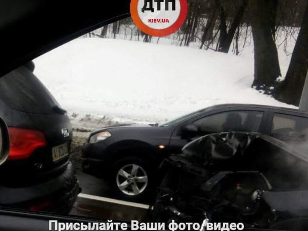 В Киеве на Печерске произошла массовая авария с участием 7 авто (ФОТО)