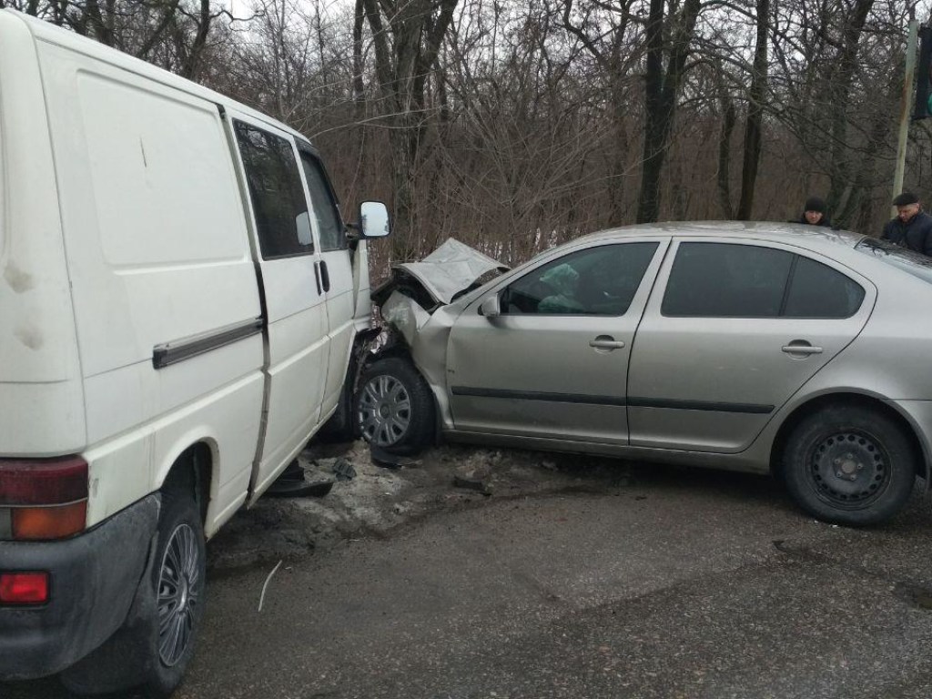 В Запорожье произошло ДТП, четверо пострадавших (ФОТО)