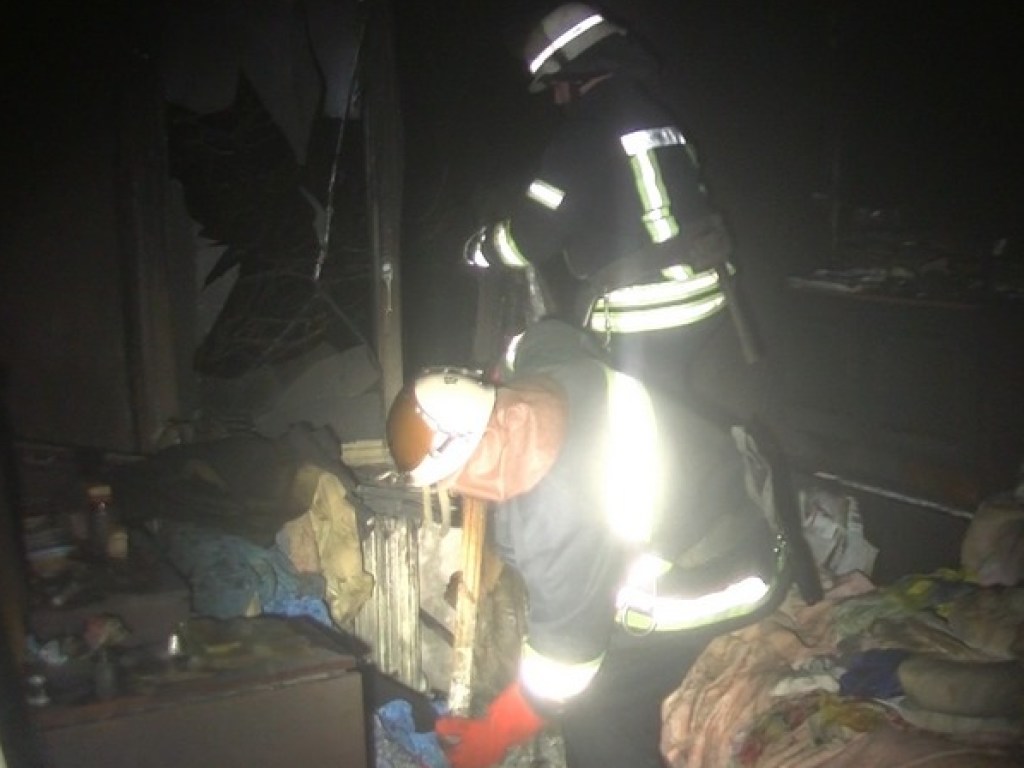 Пожар в многоэтажке в Харькове: погиб пенсионер, 12 человек эвакуировали (ФОТО, ВИДЕО)