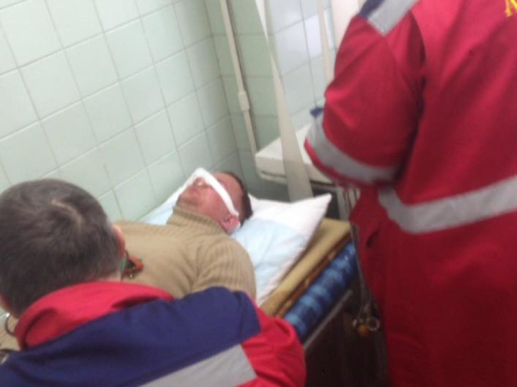 На акции против застройки жестоко избили народного депутата (ФОТО)