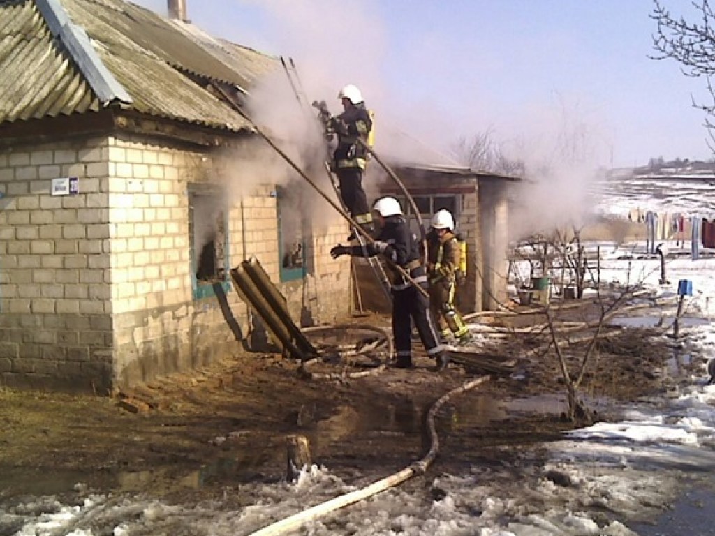 На Кировоградщине при пожаре погибли три ребенка (ФОТО)